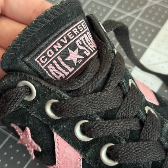 Converse Re-Issue Low Top Sneakers Black Pink Chevron Suede Women’s Size 8 - Picture 13 of 16